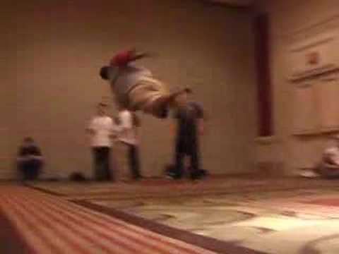 Acrobacia - YouTube
