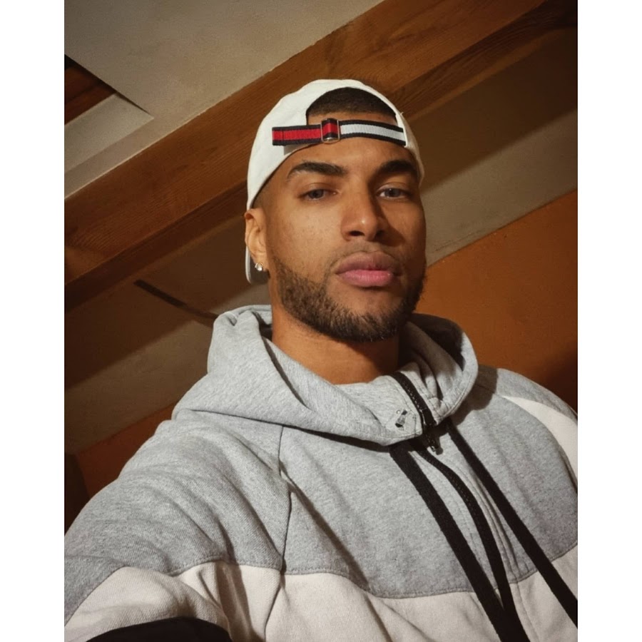 Aurelien C.