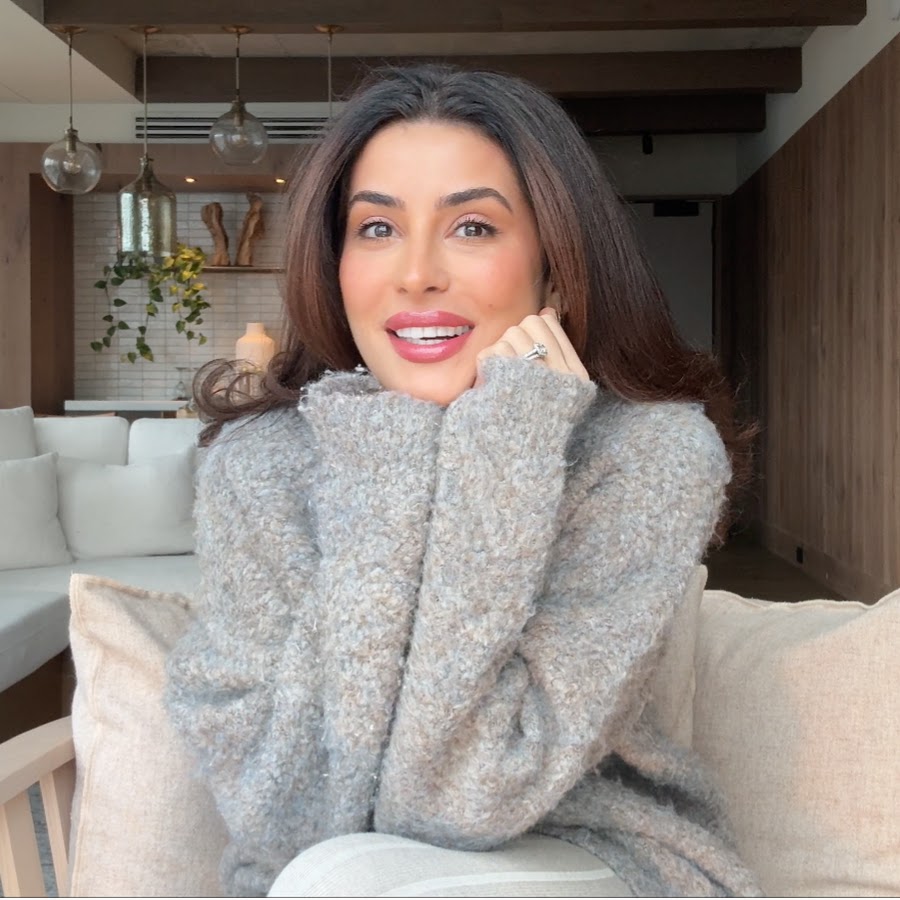 Sazan Hendrix