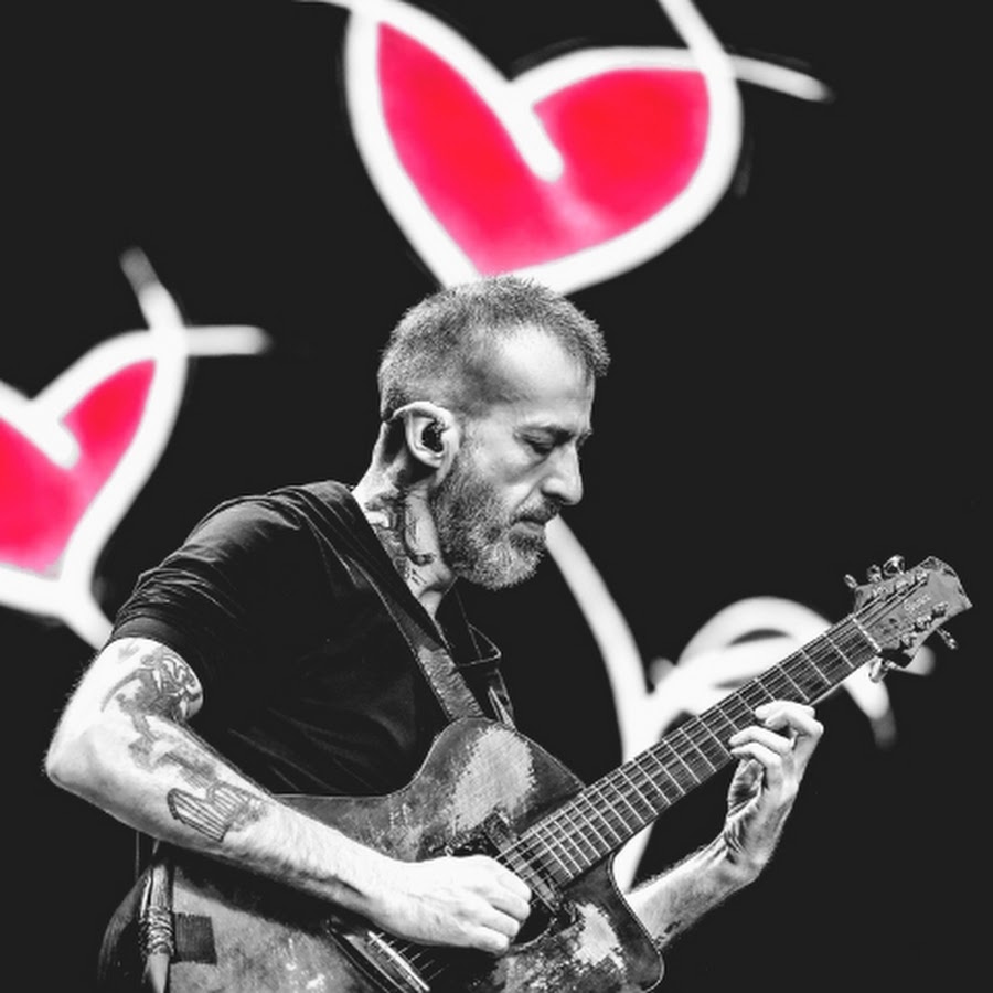 Jon Gomm