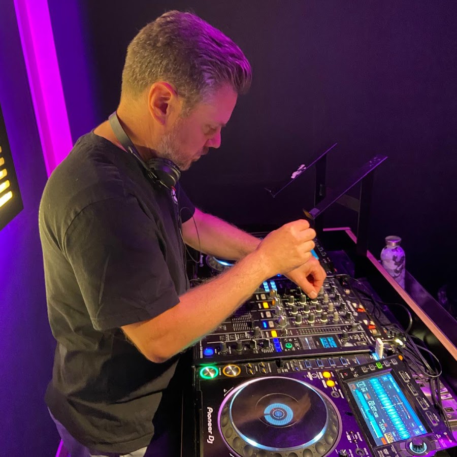 DJ Khoshekh
