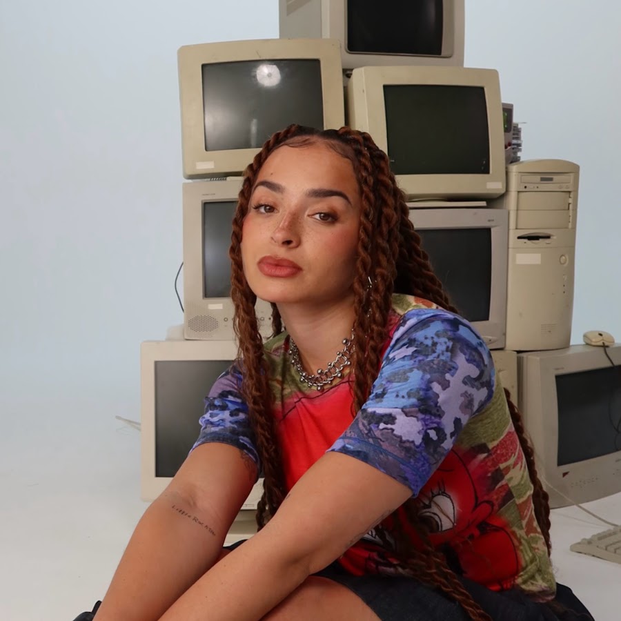 Ella Eyre