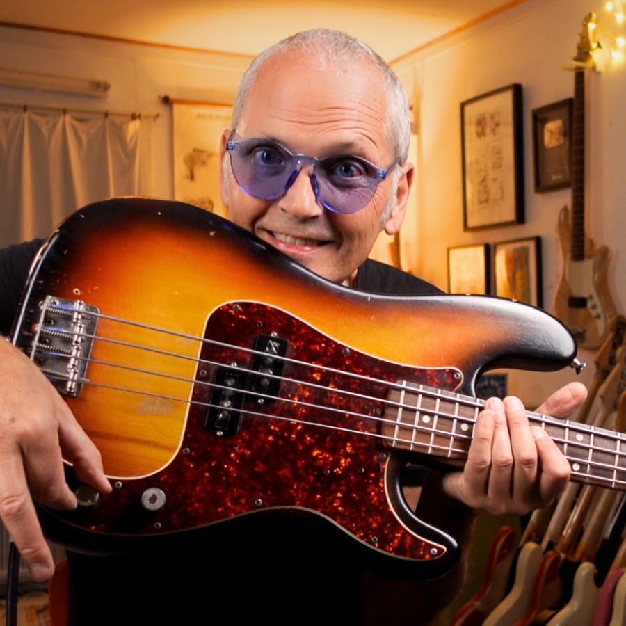 MarloweDK - Bass lessons, licks and low notes