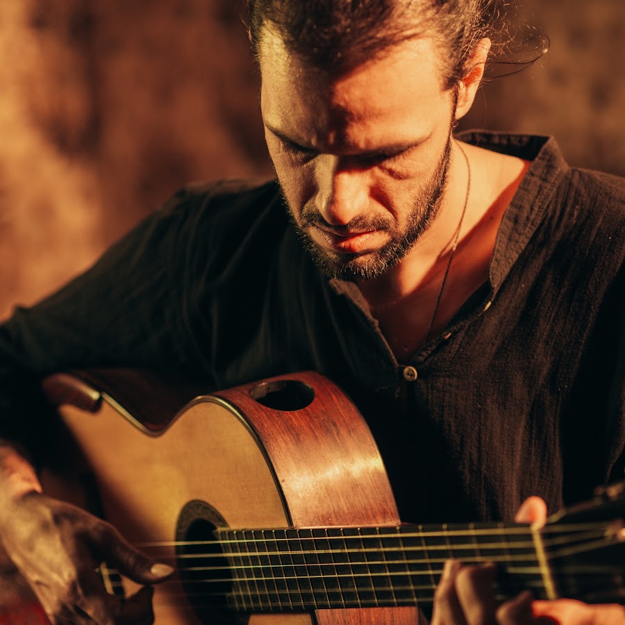 Andre M. Santos - Guitar & Composer