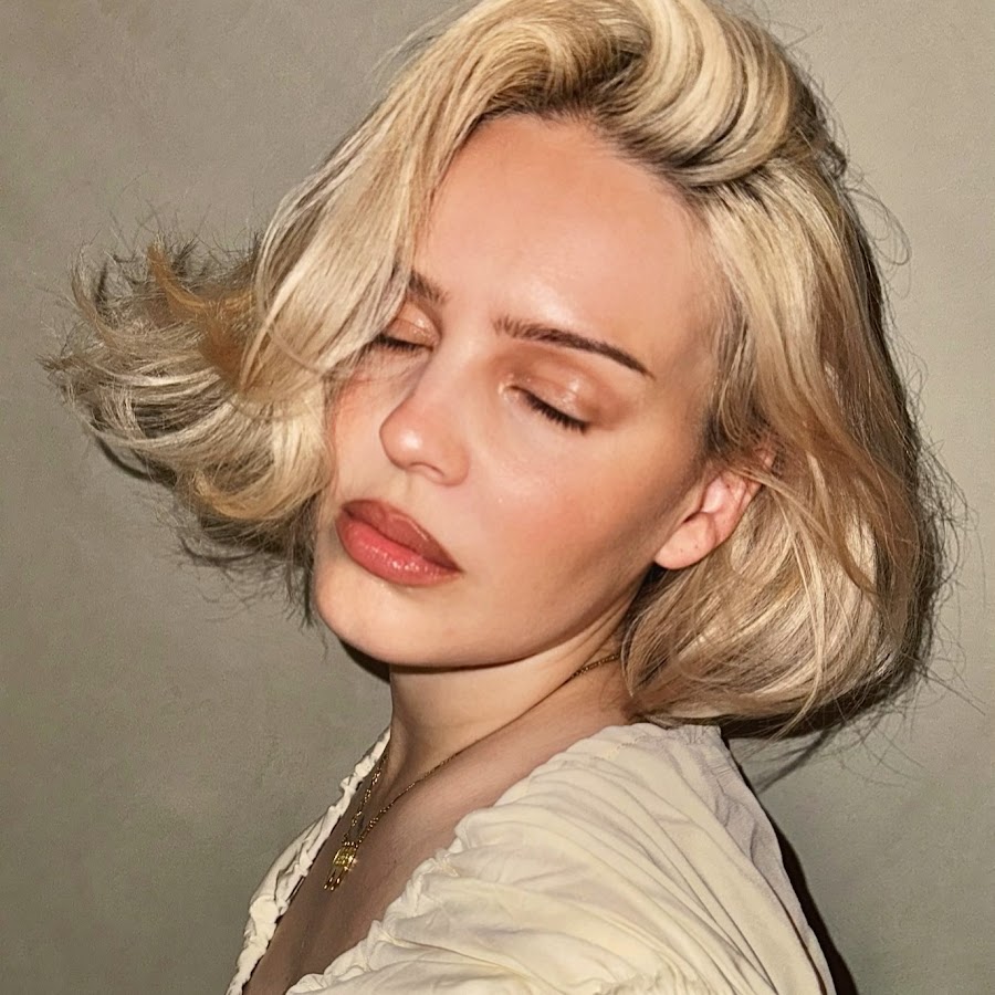 Anne-Marie