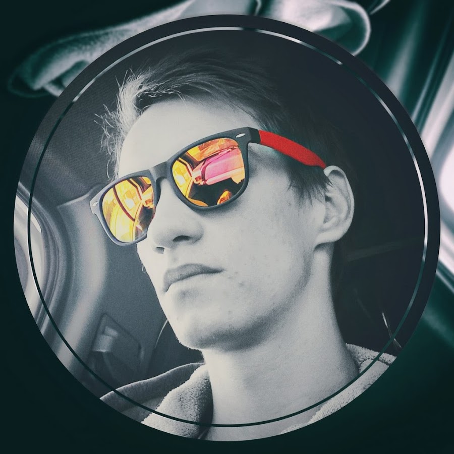 Денис Авдеев