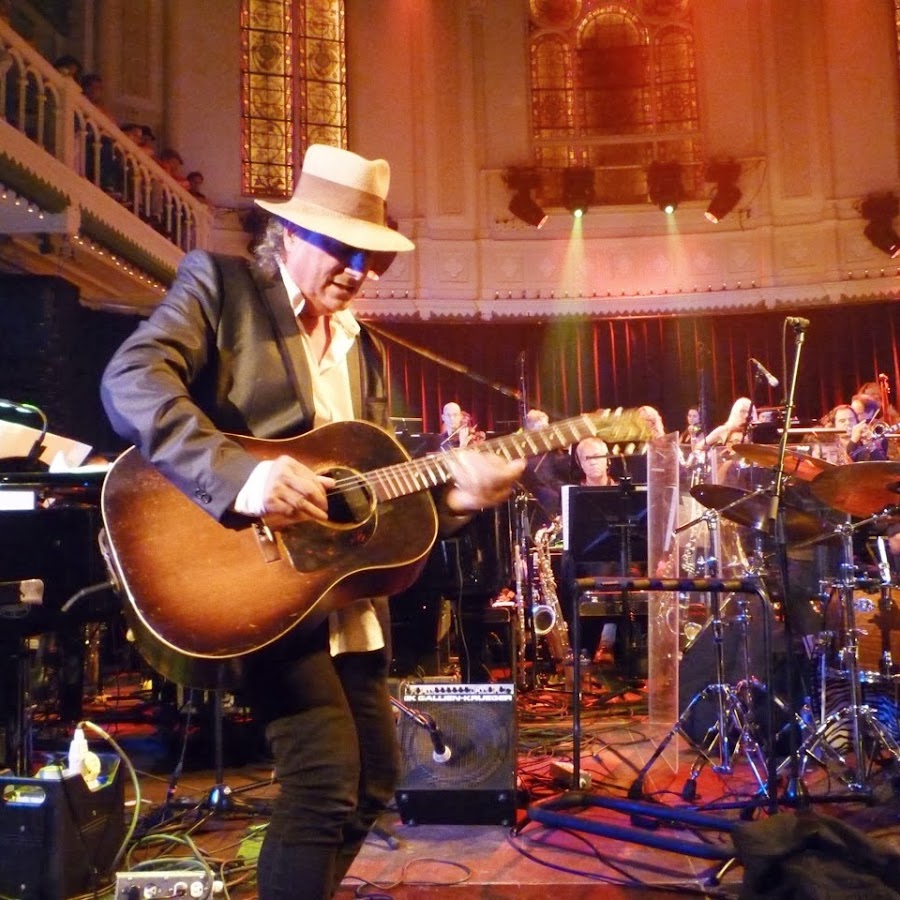 Gary Lucas