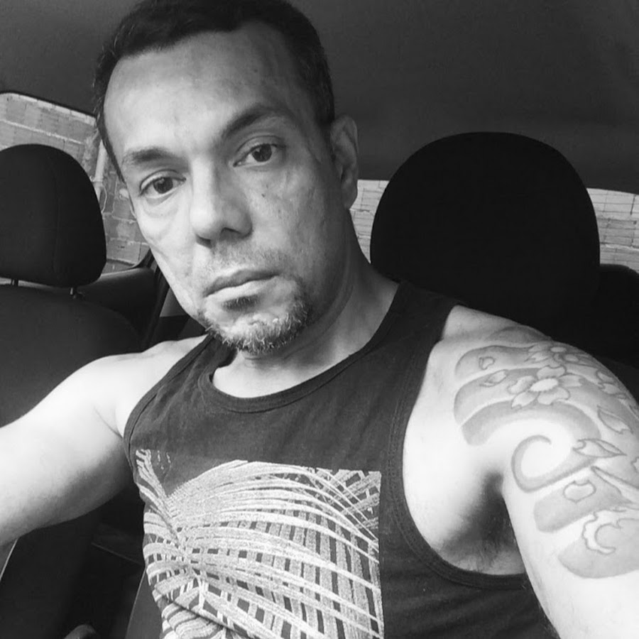 Dinho “Sousa” Oliver